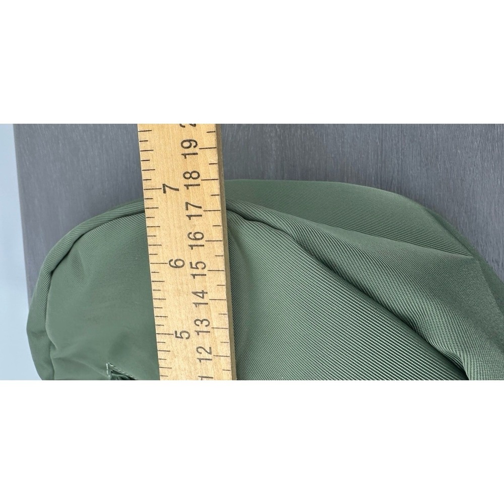 Fabletics The Sling Bag Adjustable Utility Green Zipper New 12X7 - Picture 13 of 15